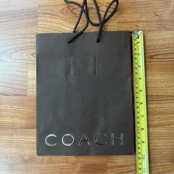 Free item: Coach gift bag - Picture 1 of 2